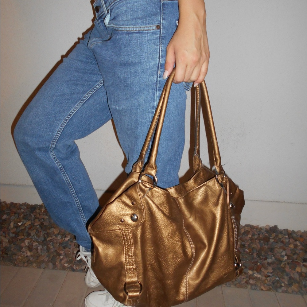 Chic Metallic Shoulder Bag